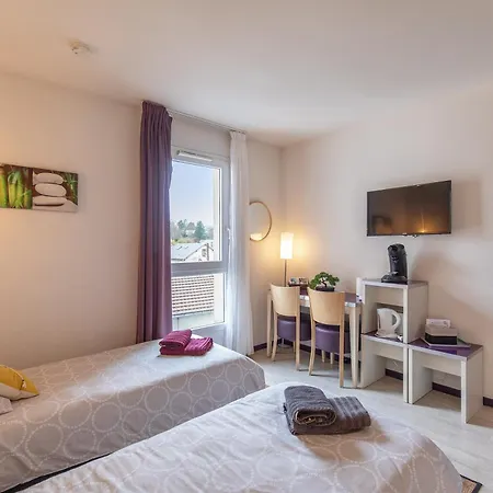 Tithome 1 - Gare, Centre Ville, Vue Montagne Et Chateau Lourdes