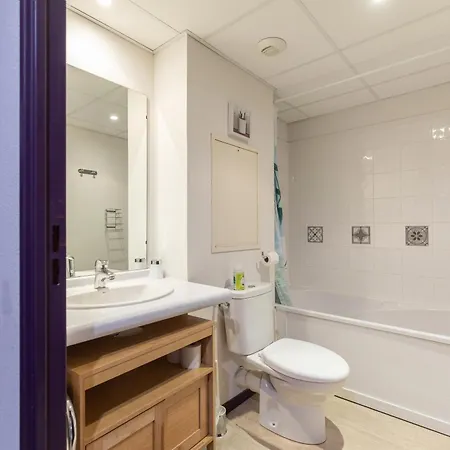 Tithome 1 - Gare, Centre Ville, Vue Montagne Et Chateau דירה